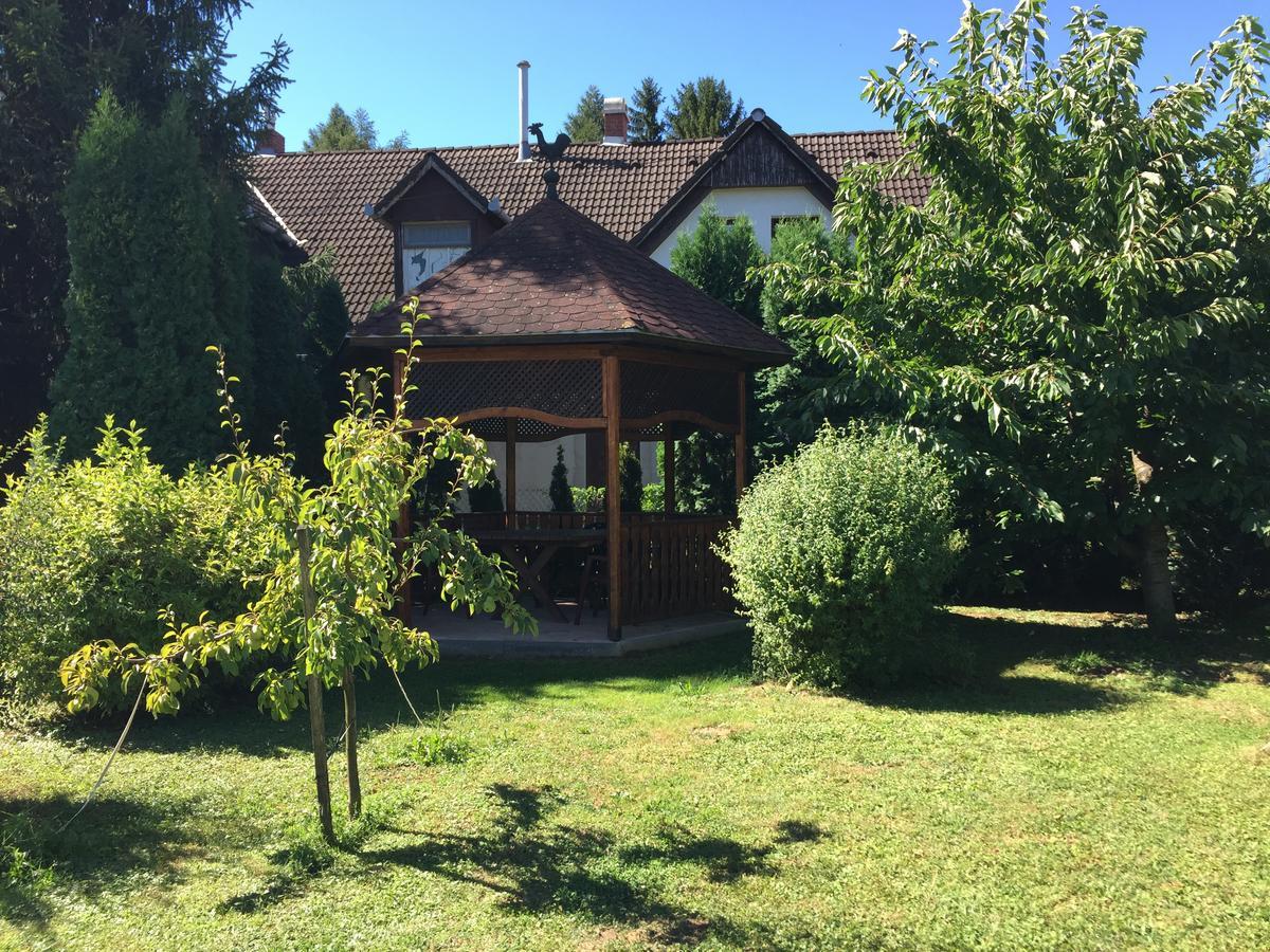 Appartement Apartmanhaz Cedrus 8