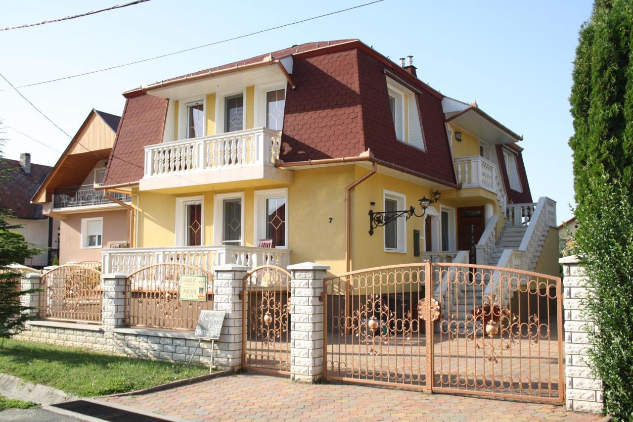 Apartmanhaz Cedrus 8 Appartement